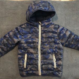 Hanna Andersson • blue camo puffy jacket size 120